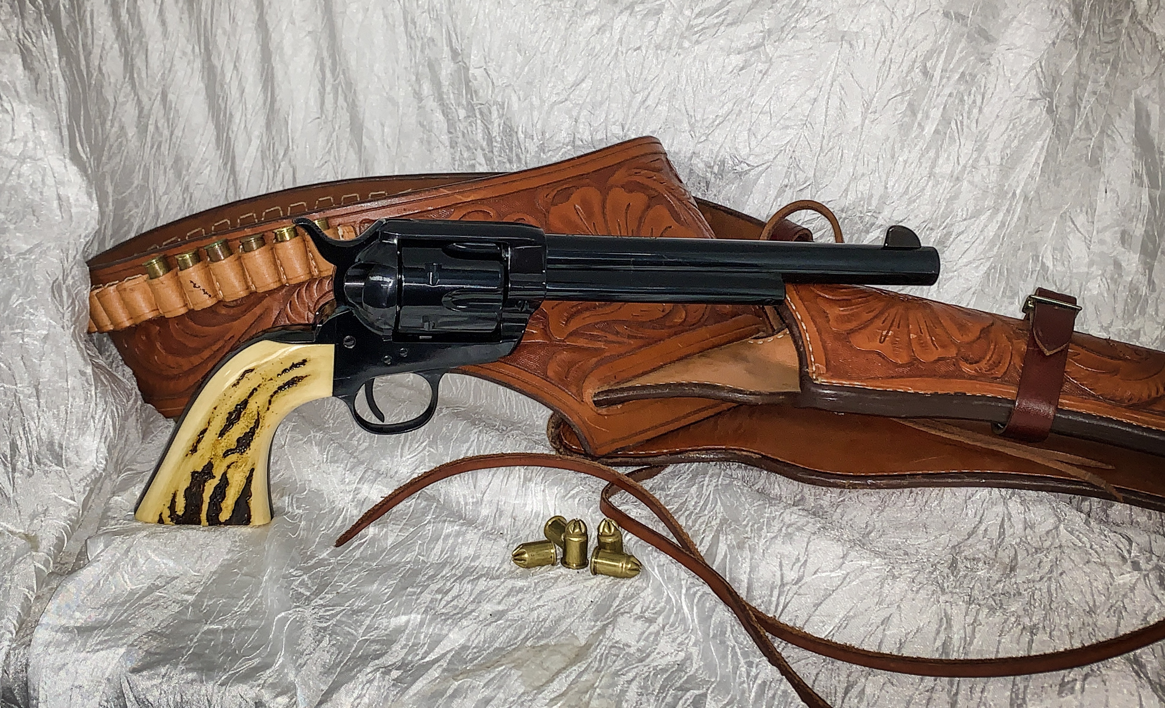 GWII "Paladin II"  45LC 7 1/2" (Black Grip)